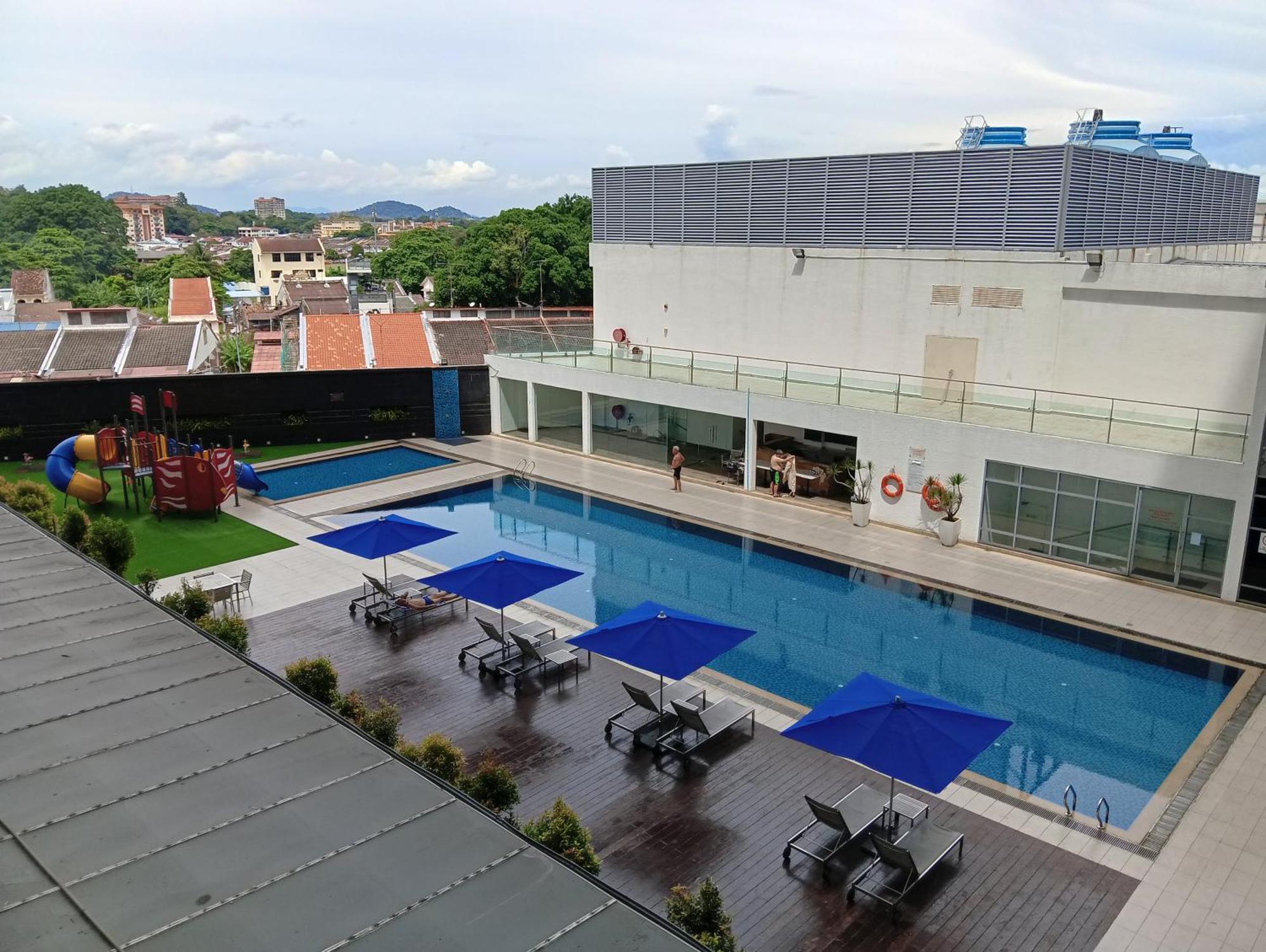 The Straits Suites By Ciconia Malacca Exterior photo