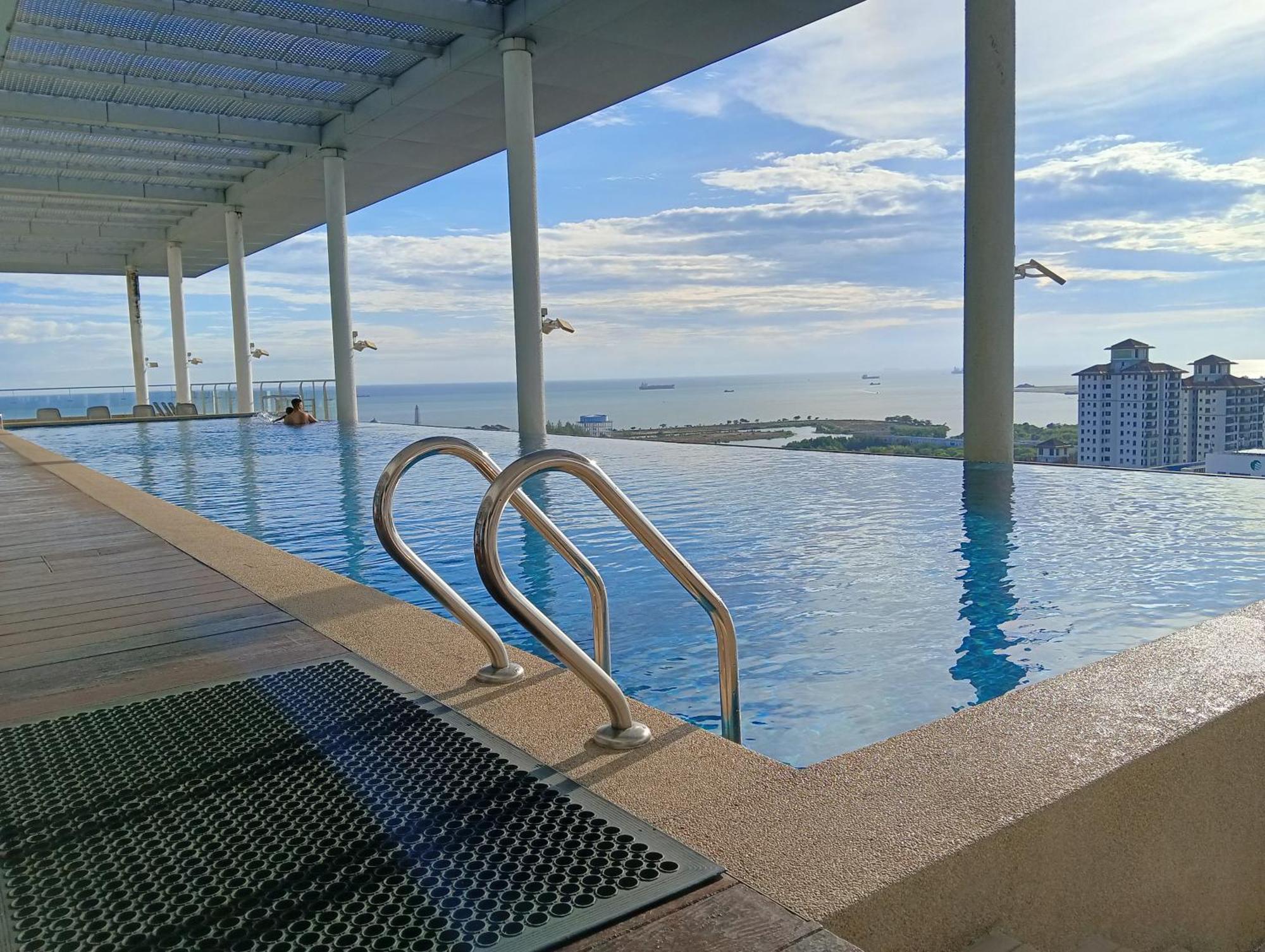 The Straits Suites By Ciconia Malacca Exterior photo
