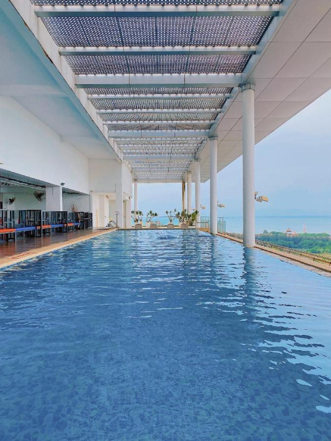 The Straits Suites By Ciconia Malacca Exterior photo
